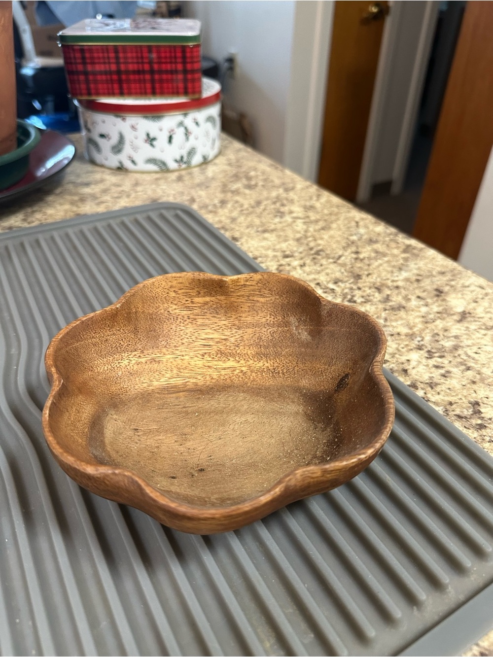 Handcarved Wooden Flower Dish - Natural Brown